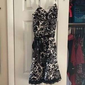 Size 4 cocktail dress black and white